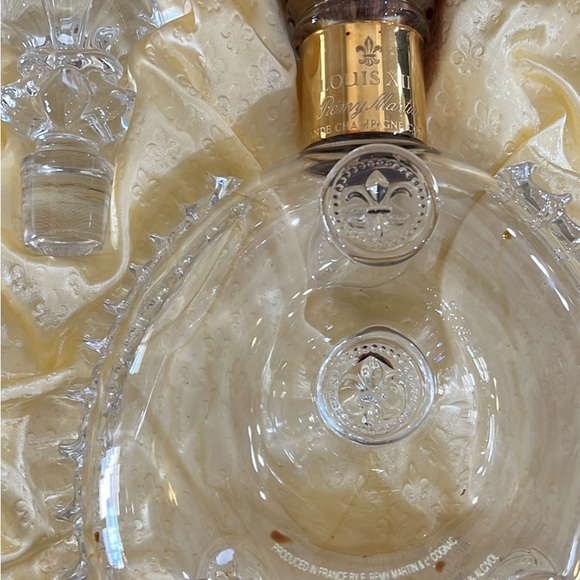 REMY MARTIN LOUIS XIII COGNAC BACCARAT CRYSTAL DECANTER BOTTLE - Picture 2 of 4